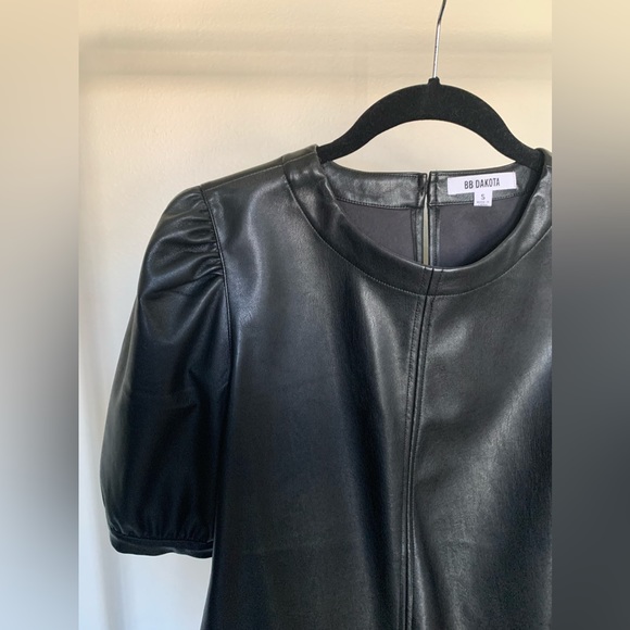 BB Dakota Black Faux Leather Top - Picture 6 of 7